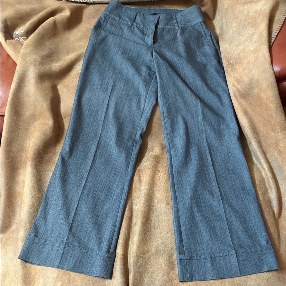 Lds 8 Willi Smith Charcoal Wide Leg Pants…
Great condition!